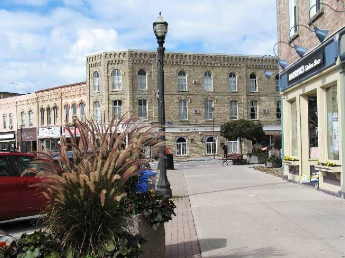CENTRAL SQUARE IN GODERICH