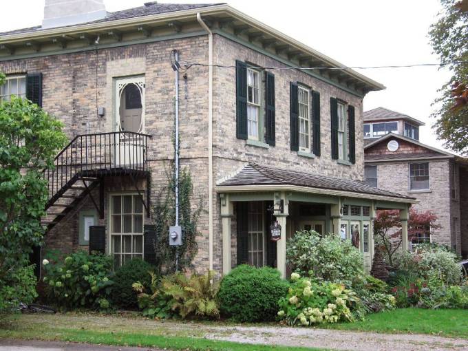 A BEAUTIFUL BED AND BREAKFAST IN GODERICH