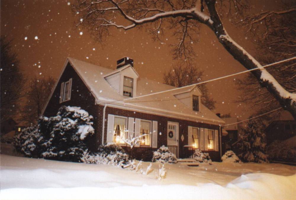 LILAC COTTAGE - WEE HOURS OF THE MORNING WITH FRESH SNOW - PORTLAND MAINE