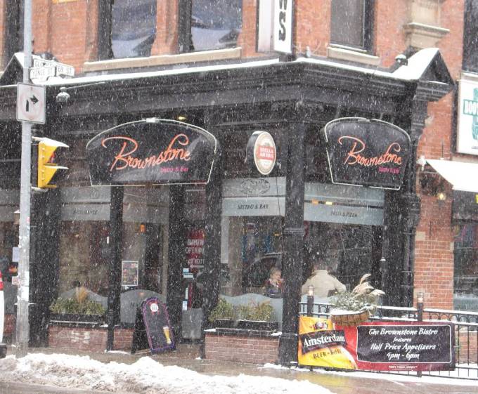TORONTO: BISTRO IN WINTER RENOVATED VICTORIAN - AS CHARMING AS IT GETS - YONGE NORTH OF WELLESLEY