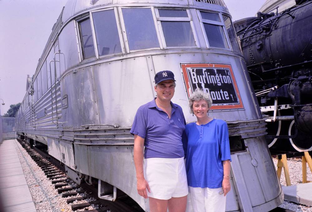 A KODACHROME COPY - AUG 12 1989 - JOHN AND MARJIE BY BURLINGTON ZEPHYR TRAIN - MUSEUM OF SCIENCE AND INDUSTRY - CHICAGO